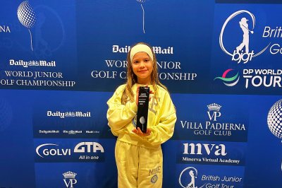 Mlada golfistka do 1. mesta na prvem tekmovanju iz serije British Junior Golf Tour